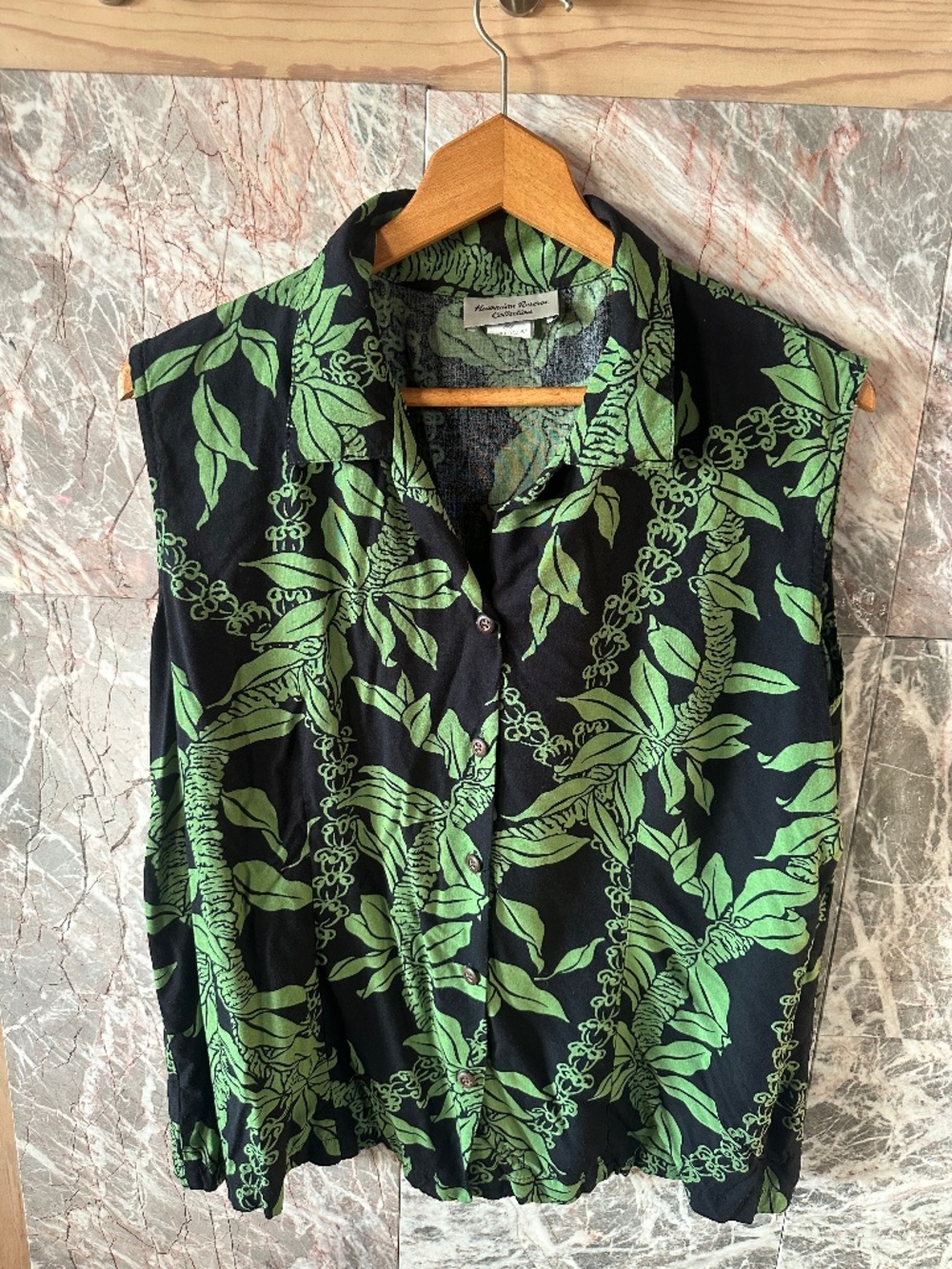 Women’s Lei Print Aloha Shirt
